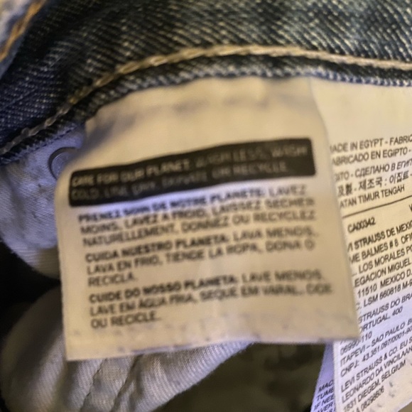 Levi’s distressed jeans - Picture 7 of 9